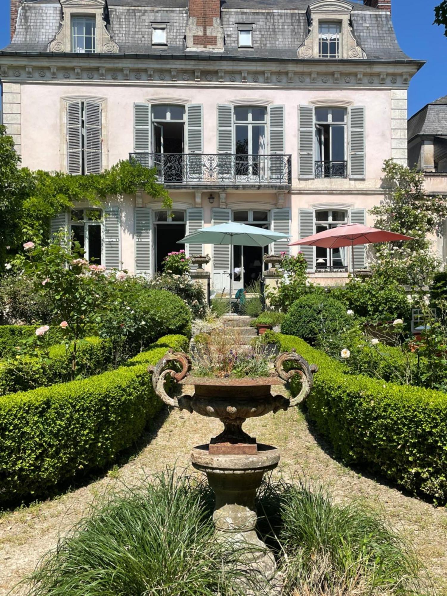 ホテル Belle Fontaine ブールジュ エクステリア 写真